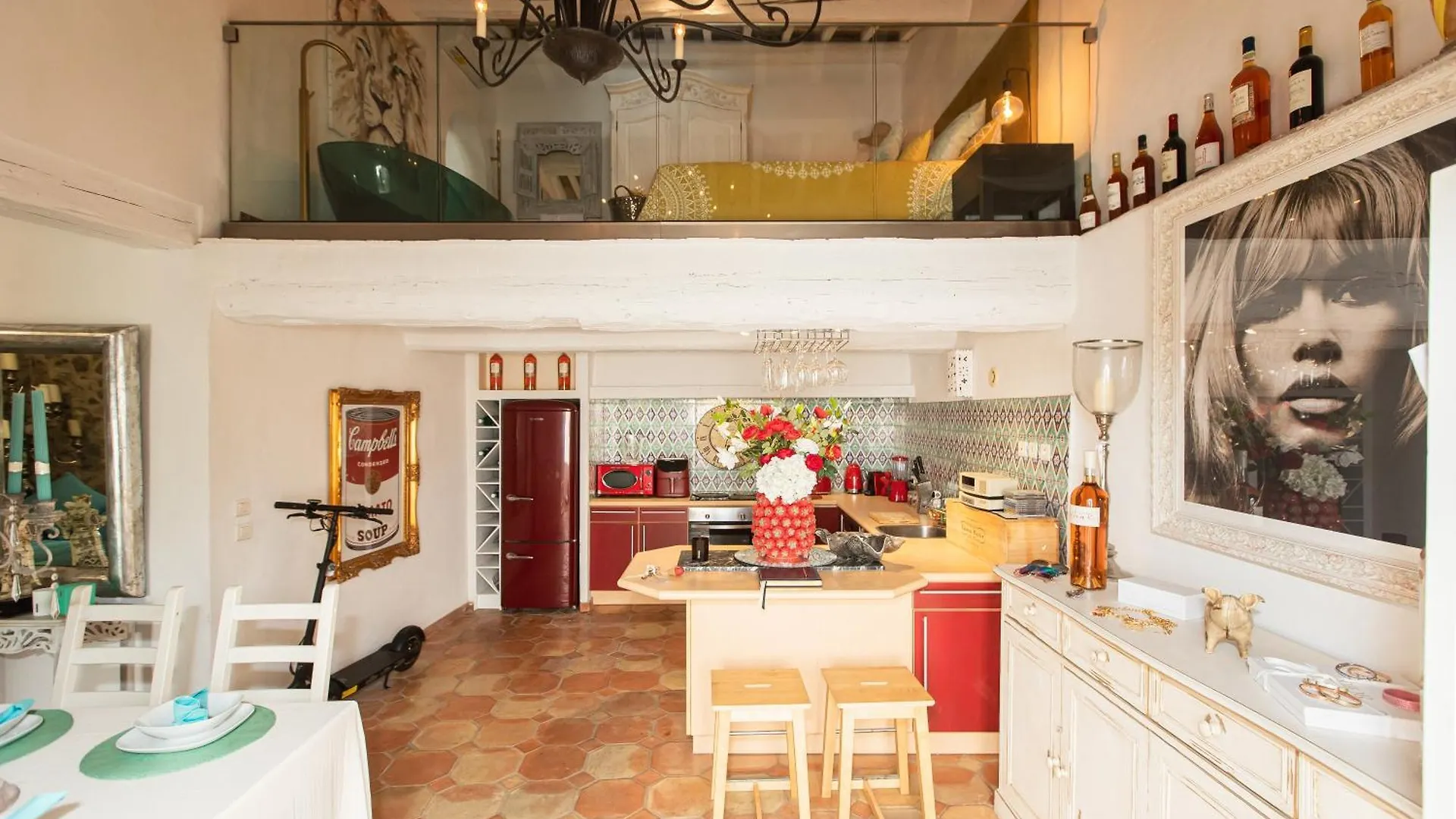 Steps From The Port! Chic 2-Bed In The Heart Of Saint-Tropez Villa Semesterbostad