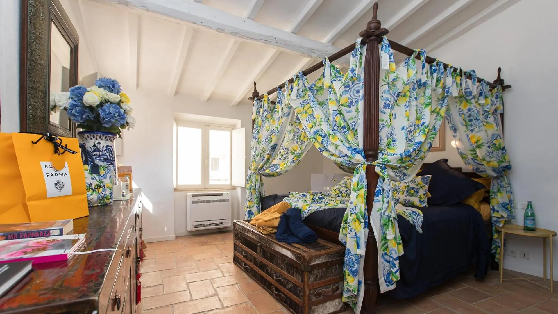 Steps From The Port! Chic 2-Bed In The Heart Of Saint-Tropez Villa